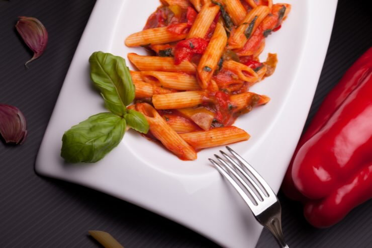 penne al pomodoro con basilico