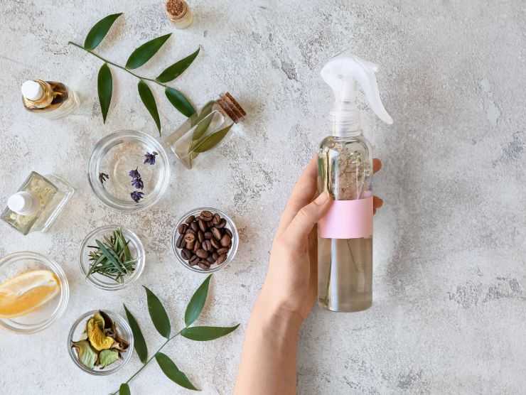 prodotti naturali per realizzare uno spray per gli ambienti